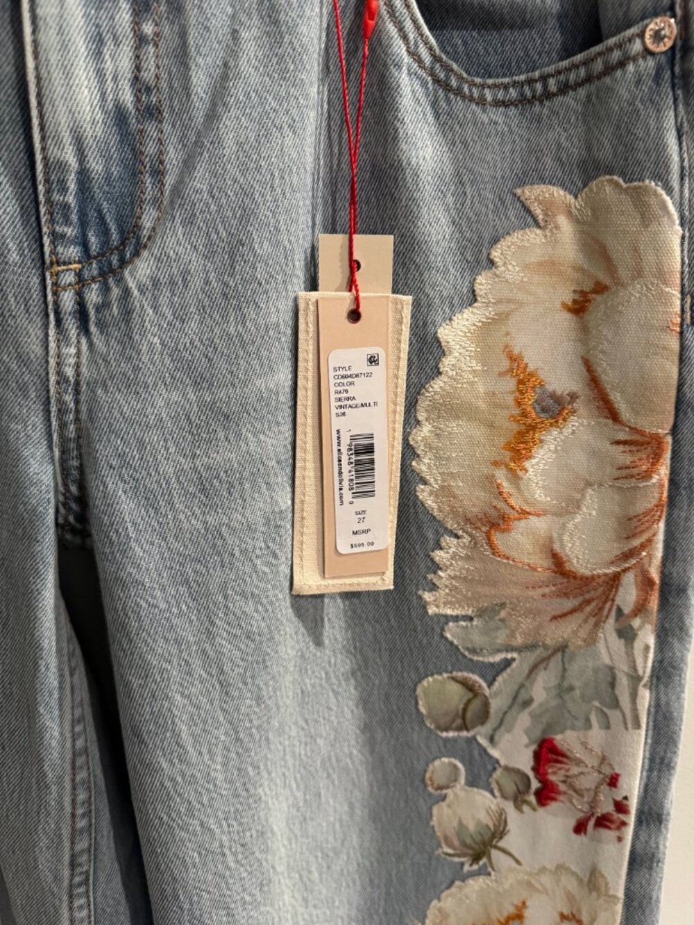 Alice & Olivia Amazing embroidered jean - Picture 9 of 9